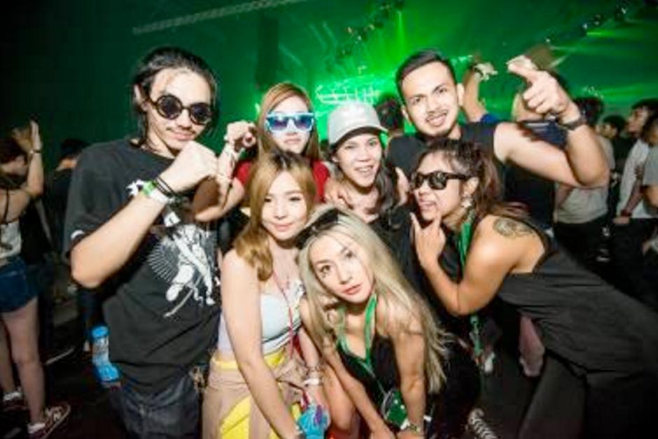 สีสันความสนุกของผู้เข้าร่วมงาน